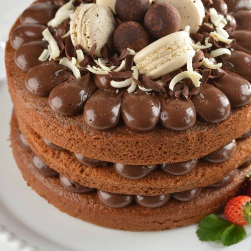nackedcake-chocolate-com-macarrons-2
